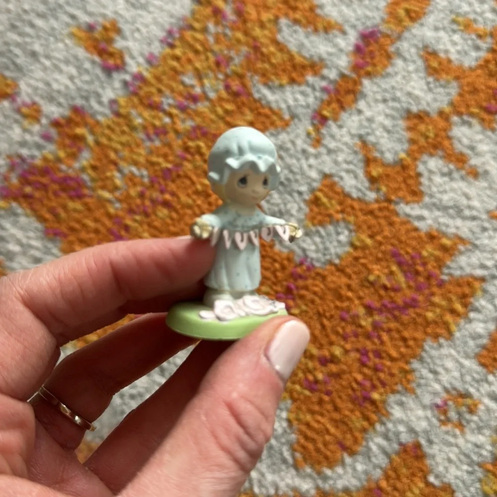Precious Moments You Have Touched So Many Hearts Miniature Figurine - Picture 8 of 8